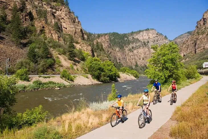 family-bike-ride-glenwood-canyon